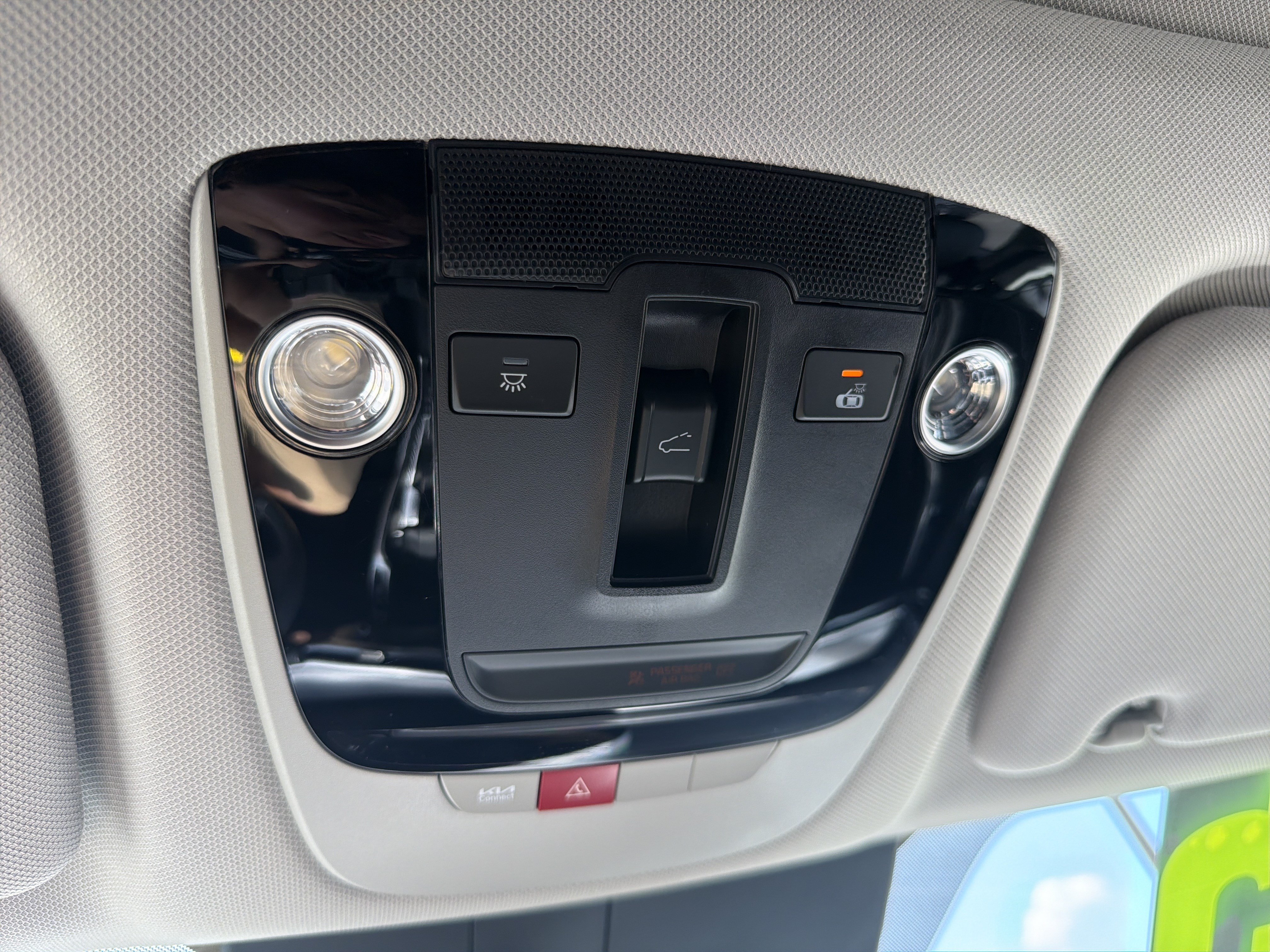Used 2025 Kia Sorento EX w/ Panoramic Sunroof Package FWD image 5
