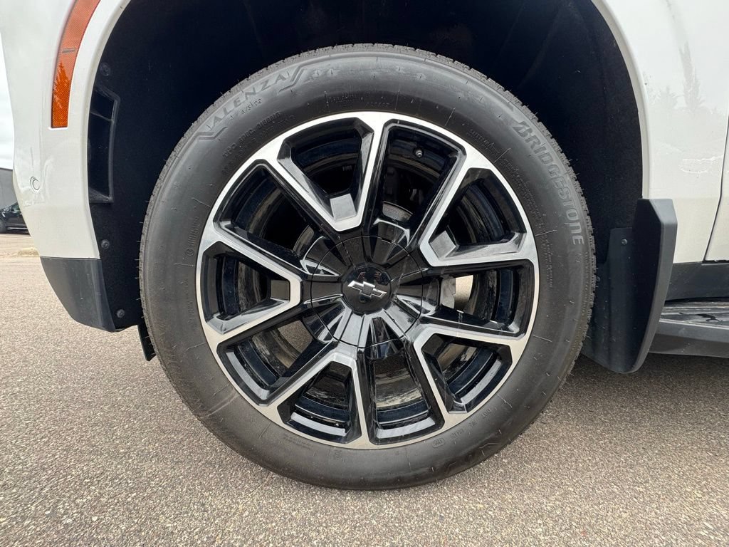 Used 2025 Chevrolet Tahoe RST w/ Comfort Package AWD/4WD image 12