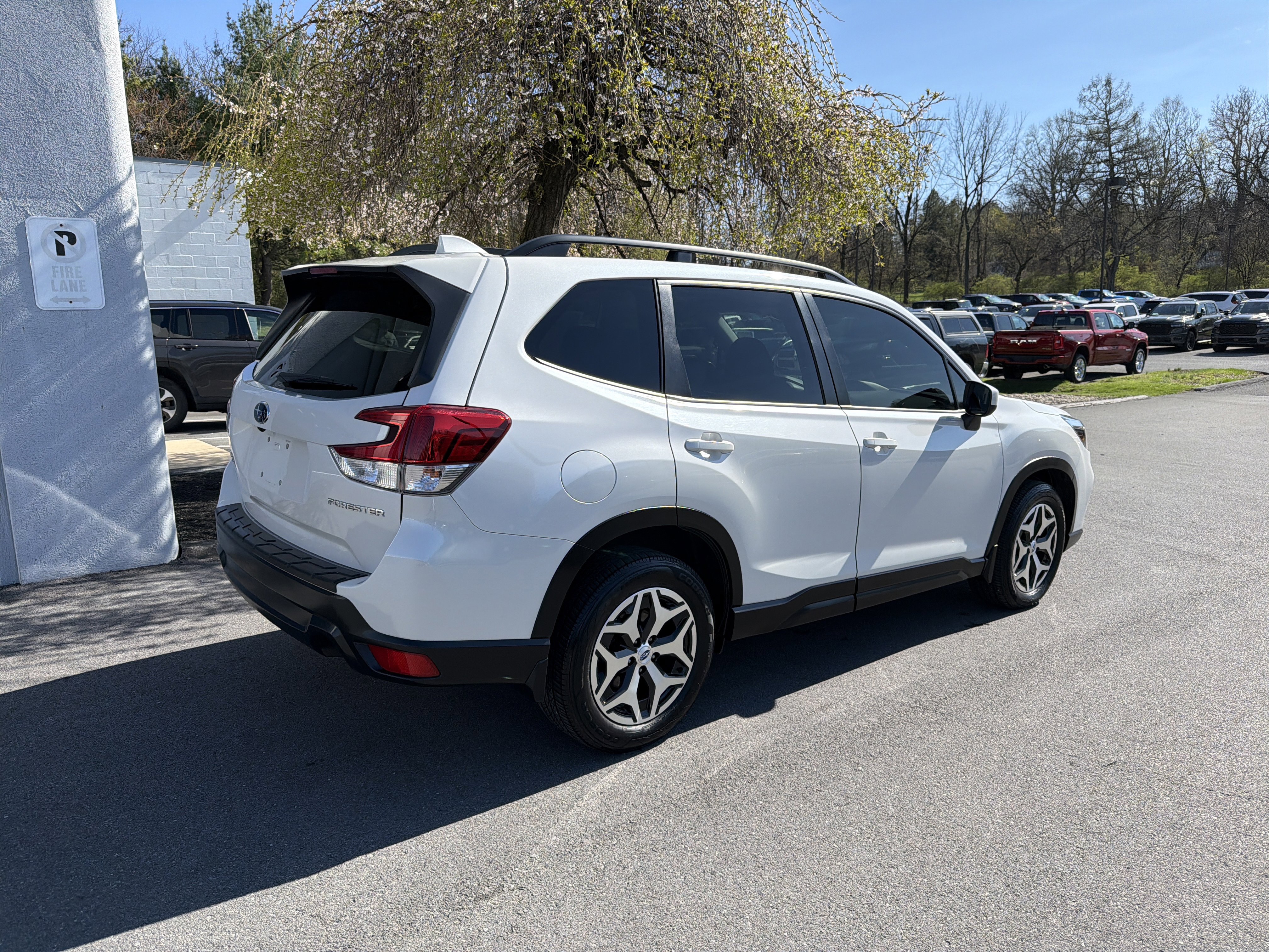 Used 2020 Subaru Forester Premium AWD/4WD image 3