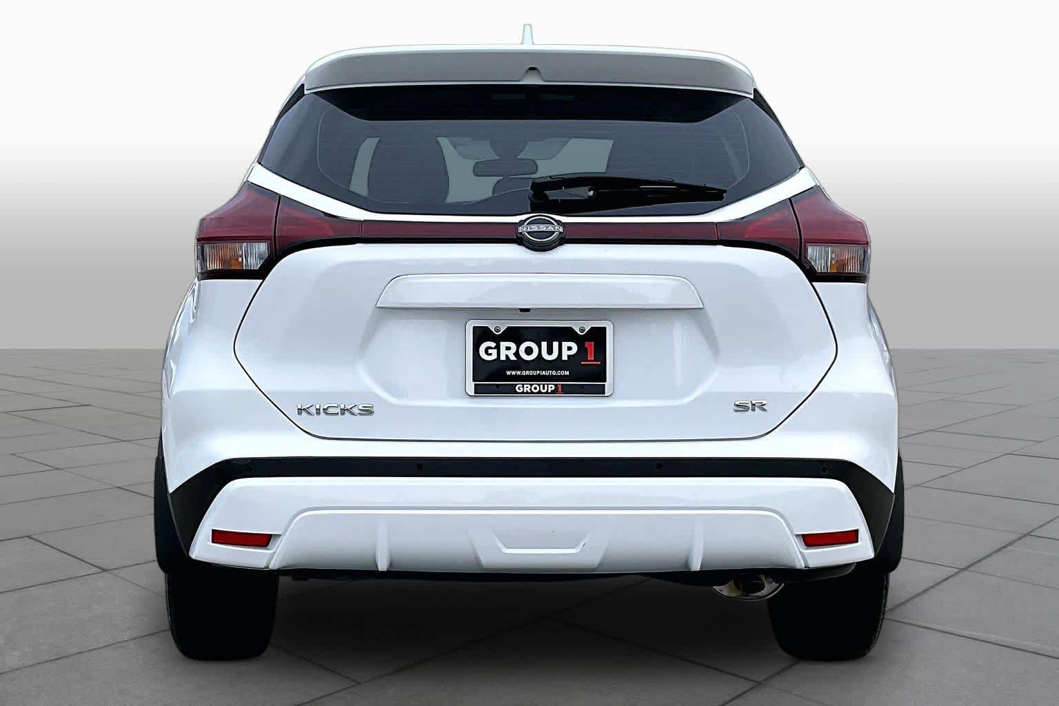 Used 2024 Nissan Kicks SR w/ SR Premium Package FWD image 5