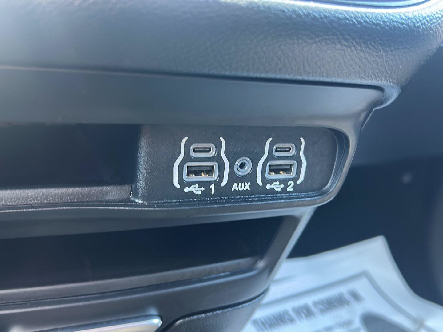 Used 2025 Chrysler Pacifica Select FWD image 27