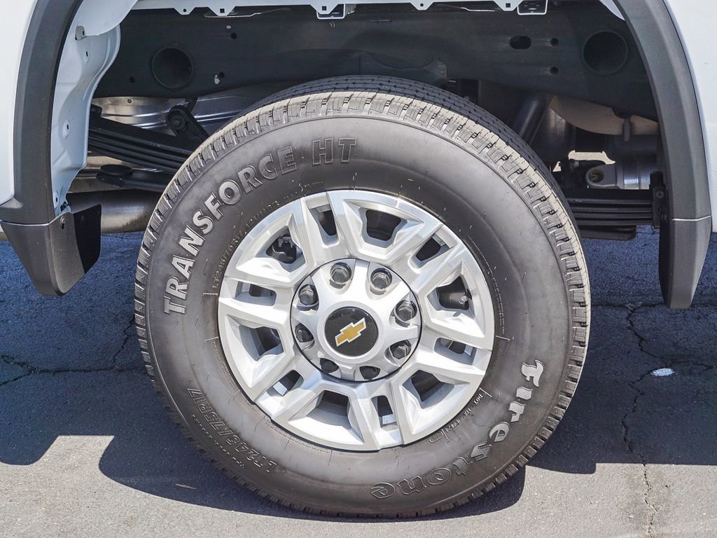Used 2025 Chevrolet Silverado 2500 LT w/ Convenience Package AWD/4WD image 8