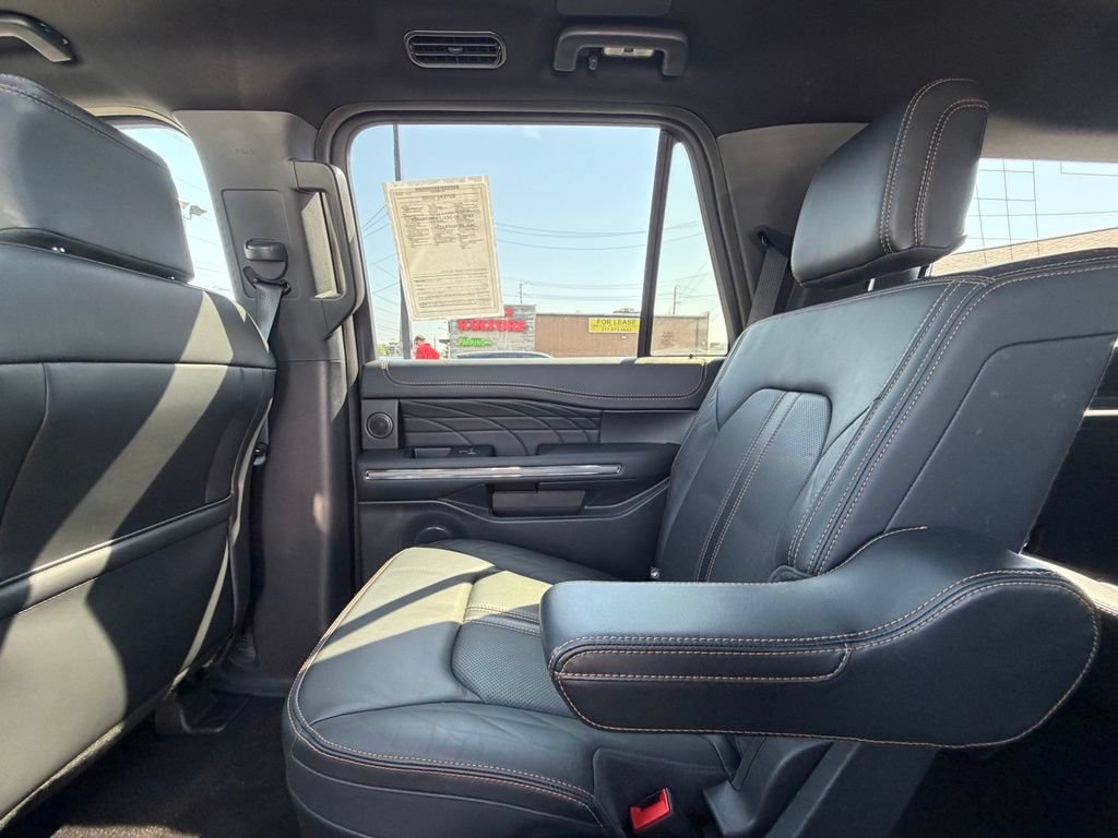Used 2023 Ford Expedition Platinum AWD/4WD image 21