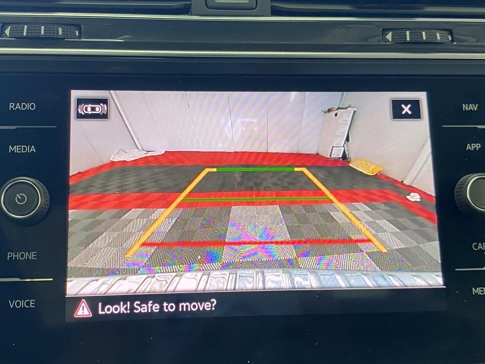 Used 2021 Volkswagen Tiguan SEL w/ 3rd Row Seat Package AWD/4WD image 26