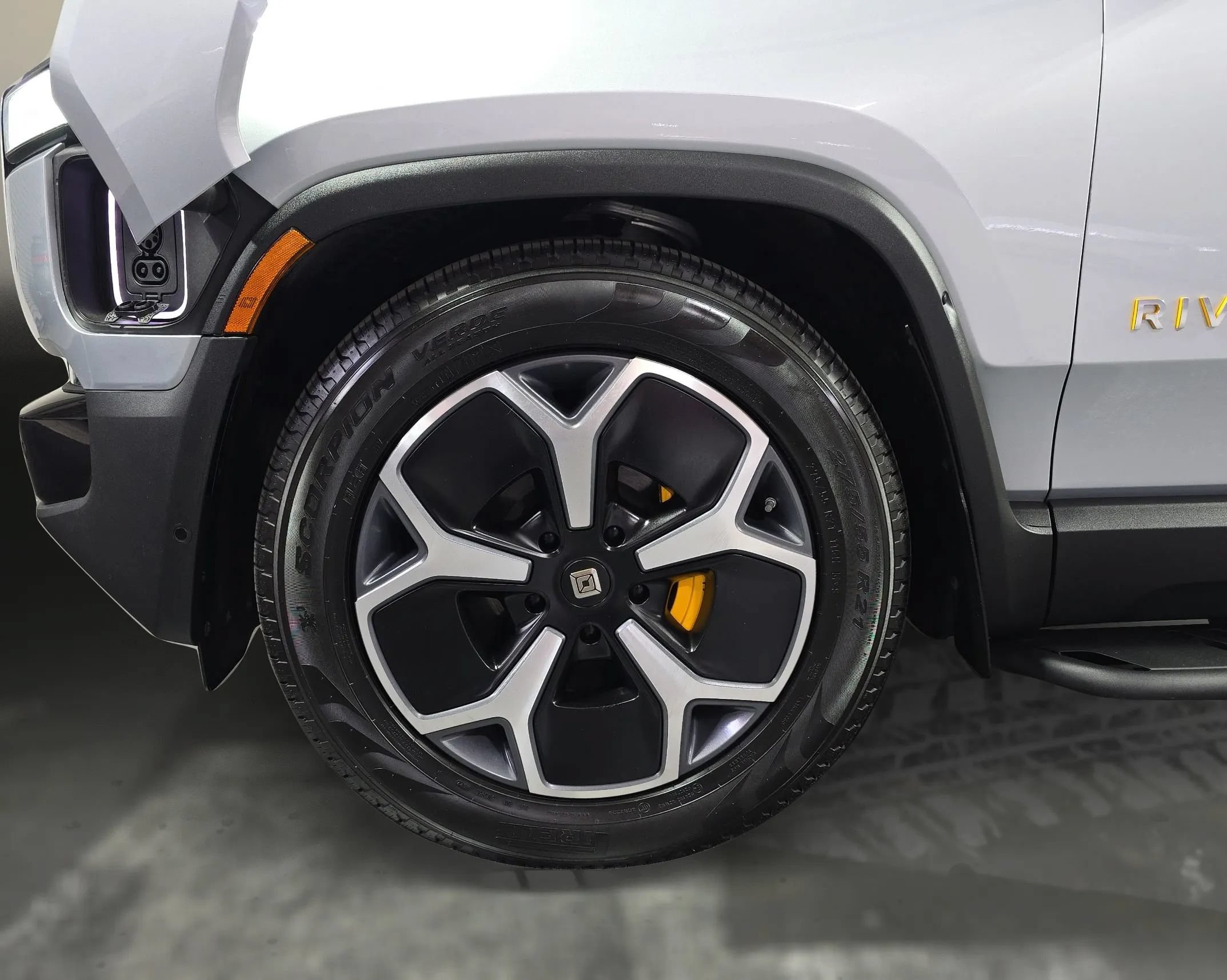 Used 2023 Rivian R1T Adventure AWD/4WD image 20