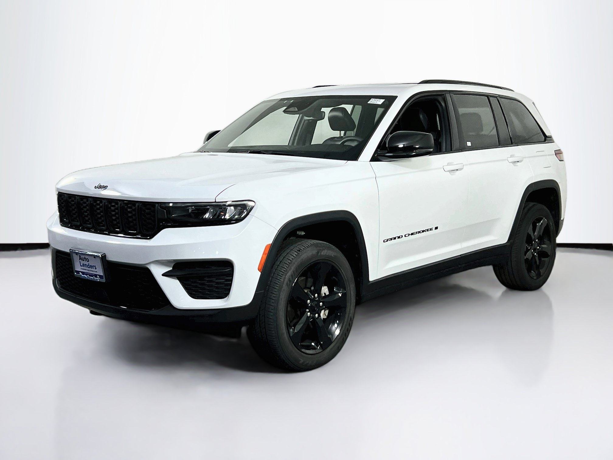 Used 2023 Jeep Grand Cherokee Altitude AWD/4WD image 1