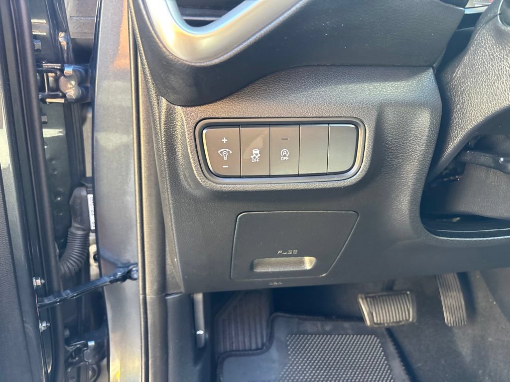 Used 2024 Kia Soul LX w/ Option Group 015 FWD image 11