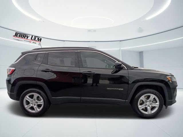 Certified 2023 Jeep Compass Latitude AWD/4WD image 2
