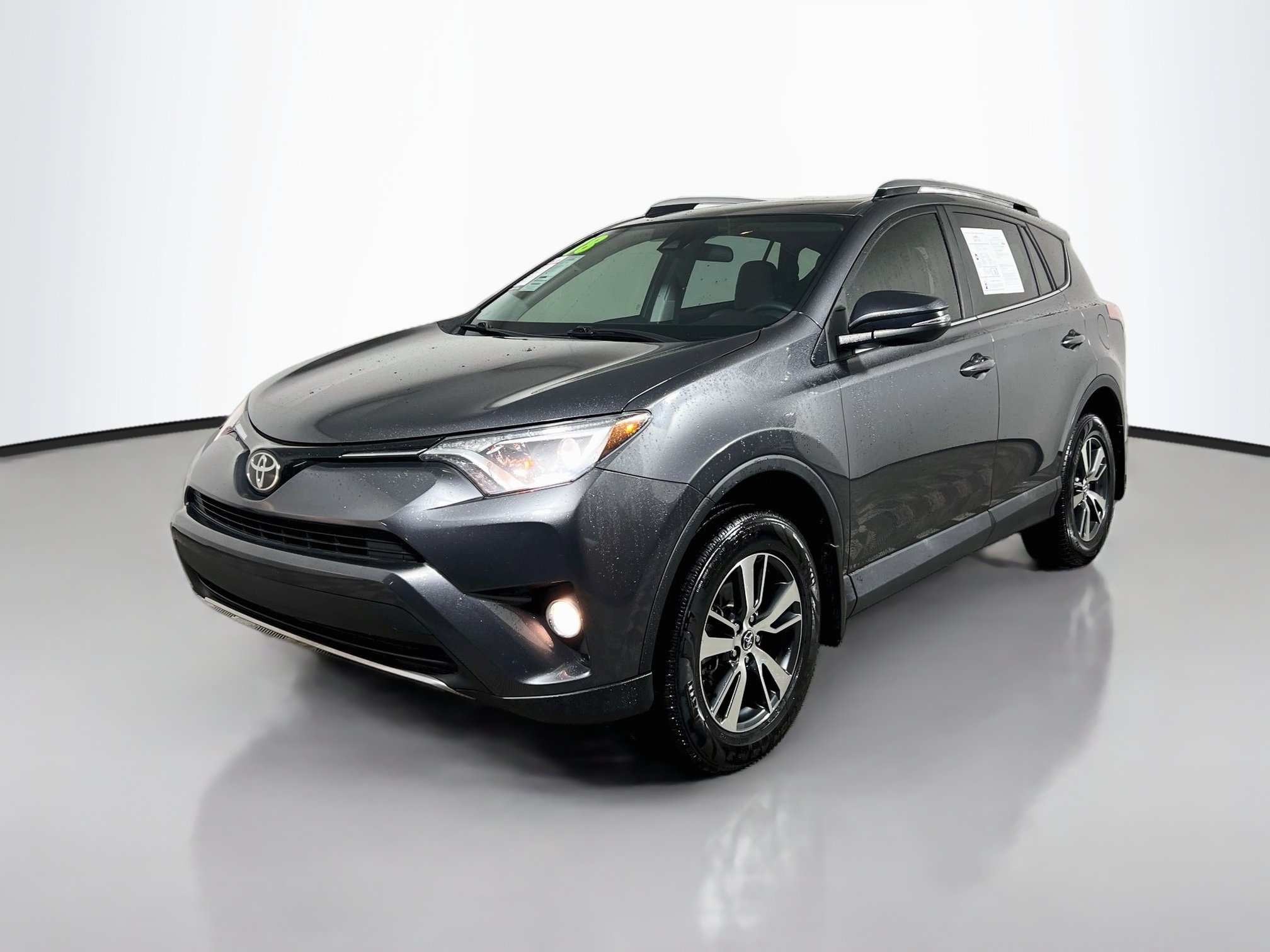 Used 2018 Toyota RAV4 XLE FWD image 10