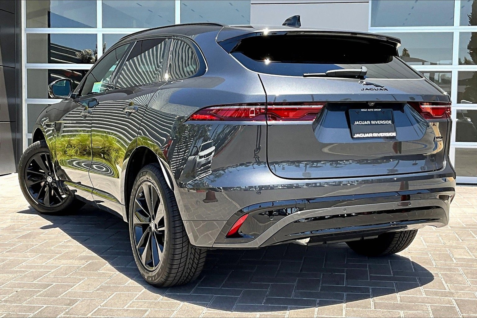 New 2026 Jaguar F-PACE R-Dynamic S image 3