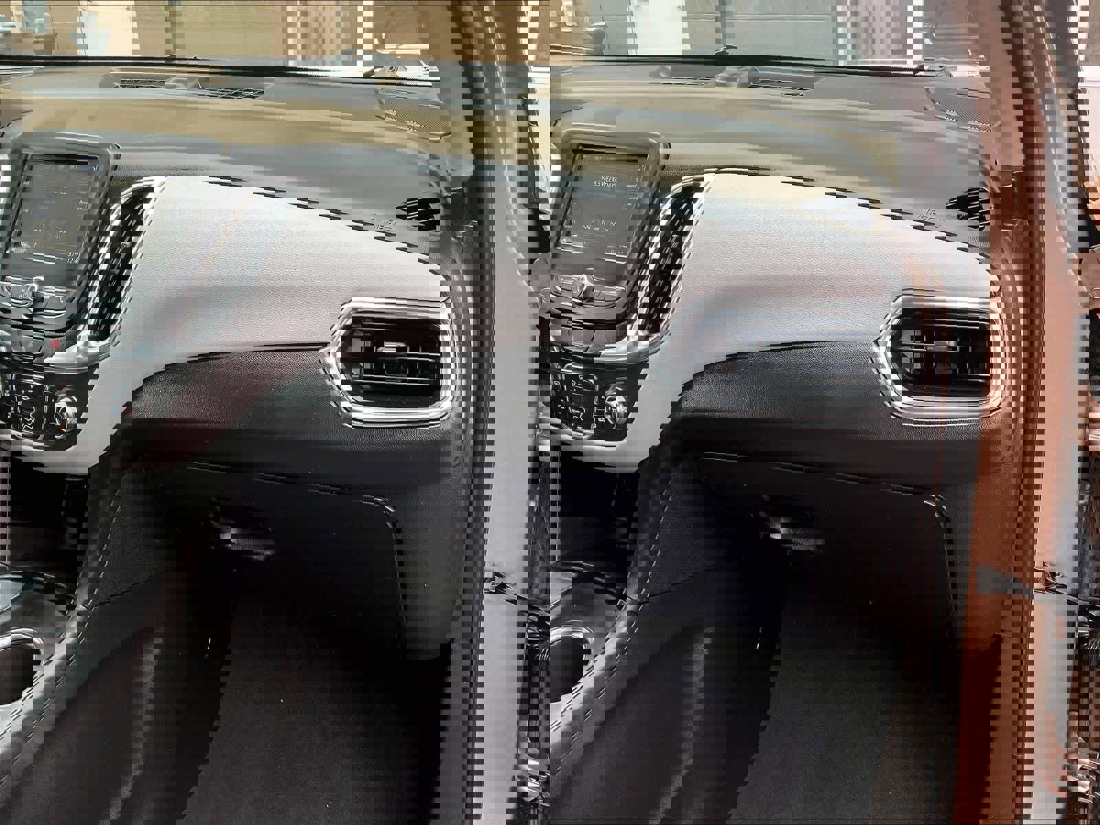 Used 2019 Chevrolet Equinox LS image 13