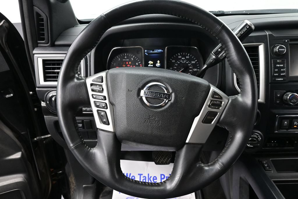 Used 2018 Nissan Titan SV AWD/4WD image 29