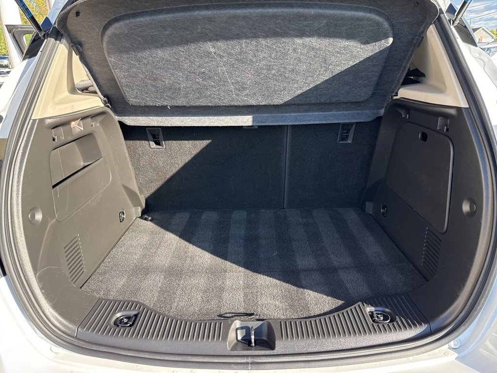 Used 2022 Buick Encore Preferred w/ Safety Package image 39