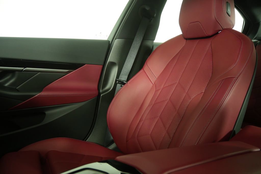 Certified 2025 BMW 530i RWD image 23