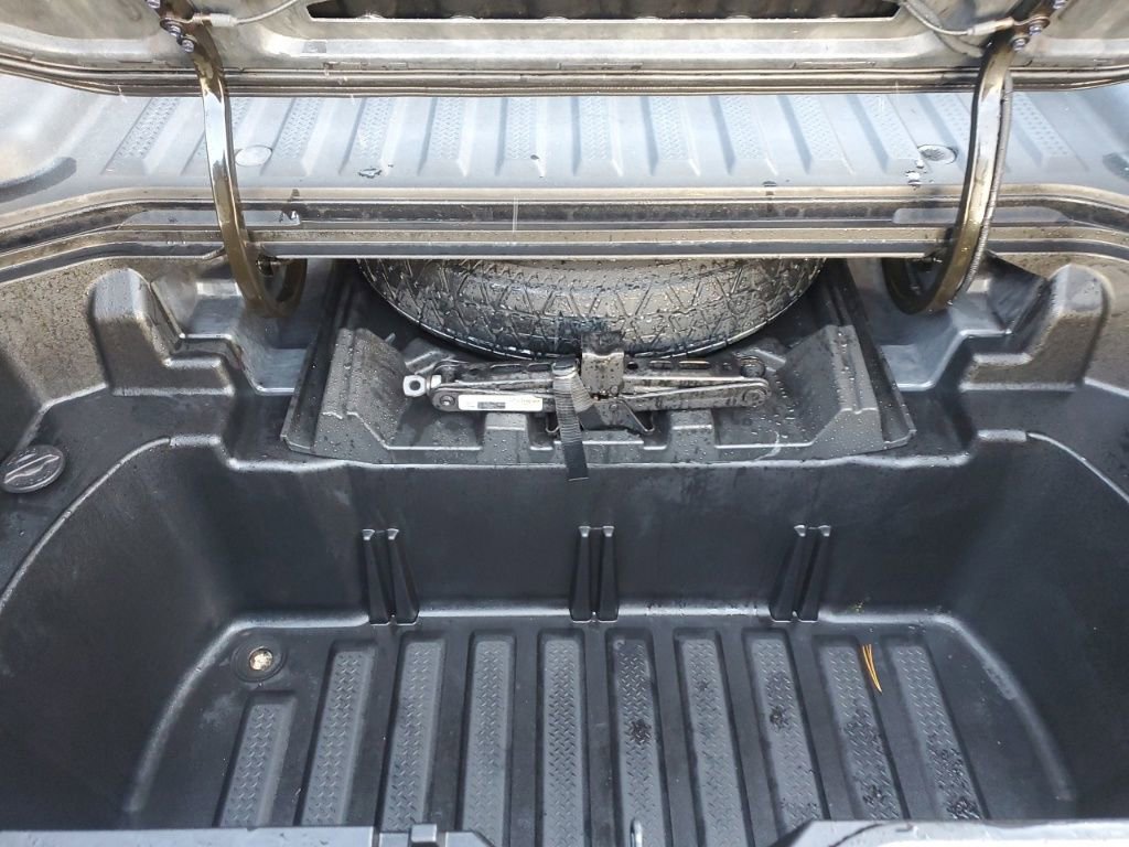 Used 2023 Honda Ridgeline Sport image 9