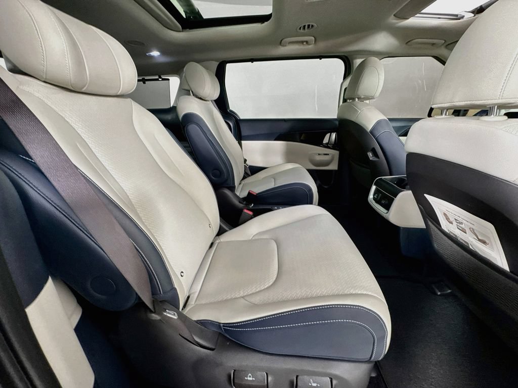 Used 2025 Kia Carnival SX Prestige FWD image 37