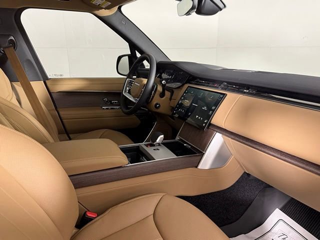 New 2026 Land Rover Range Rover Long Wheelbase SE AWD/4WD image 33