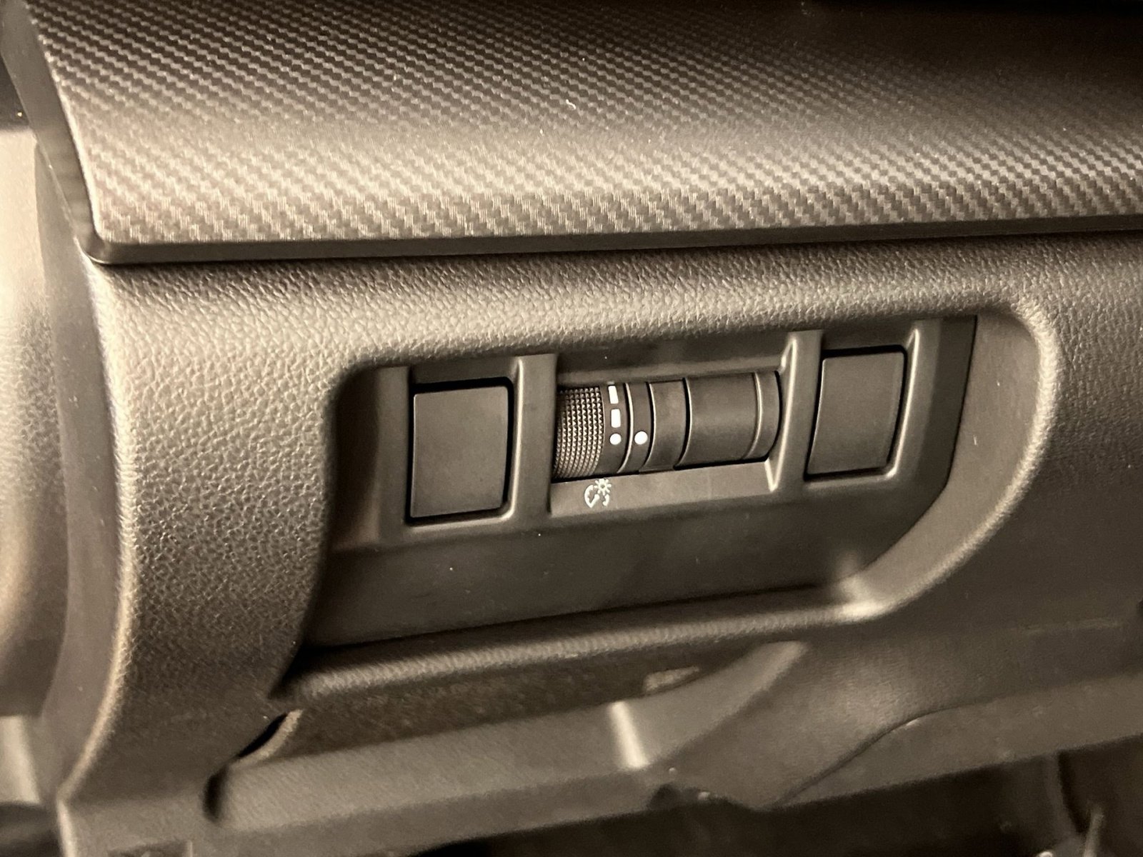 Used 2024 Subaru Crosstrek 2.5i Limited w/ Popular Package #3A image 31