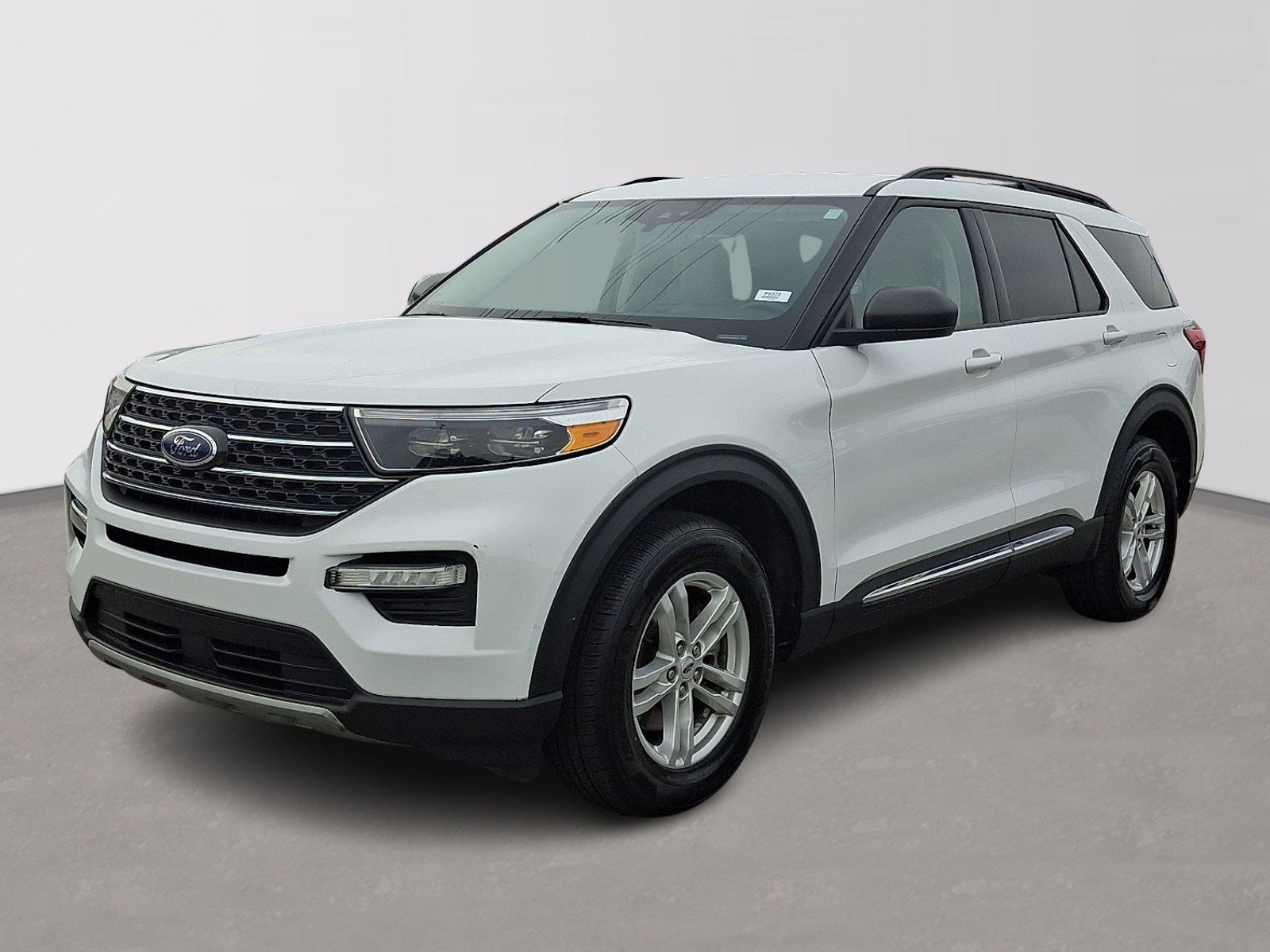 Certified 2023 Ford Explorer XLT w/ Equipment Group 202A image 3