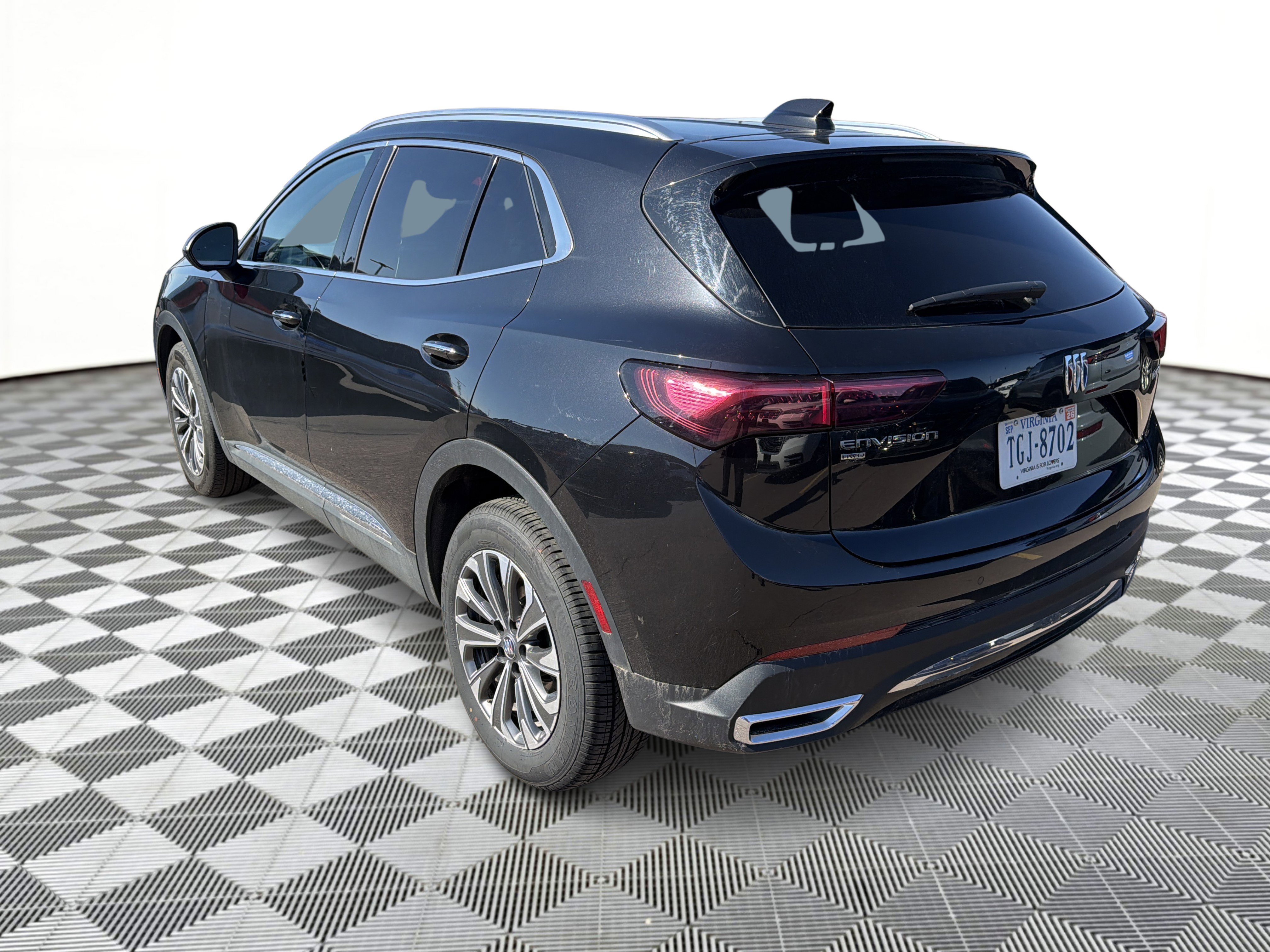 Used 2024 Buick Envision Preferred image 3