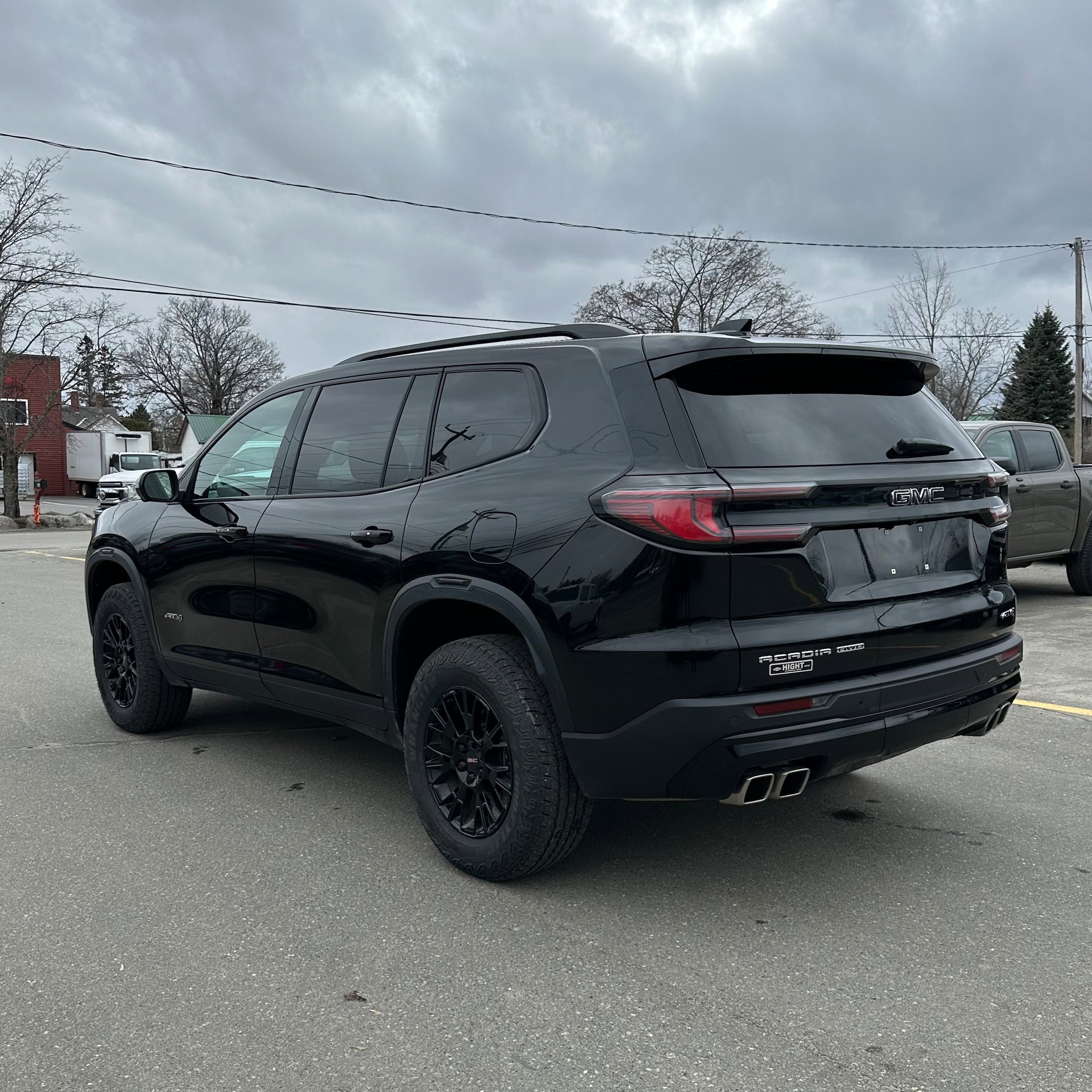 Used 2024 GMC Acadia AT4 w/ Luxury Package image 5