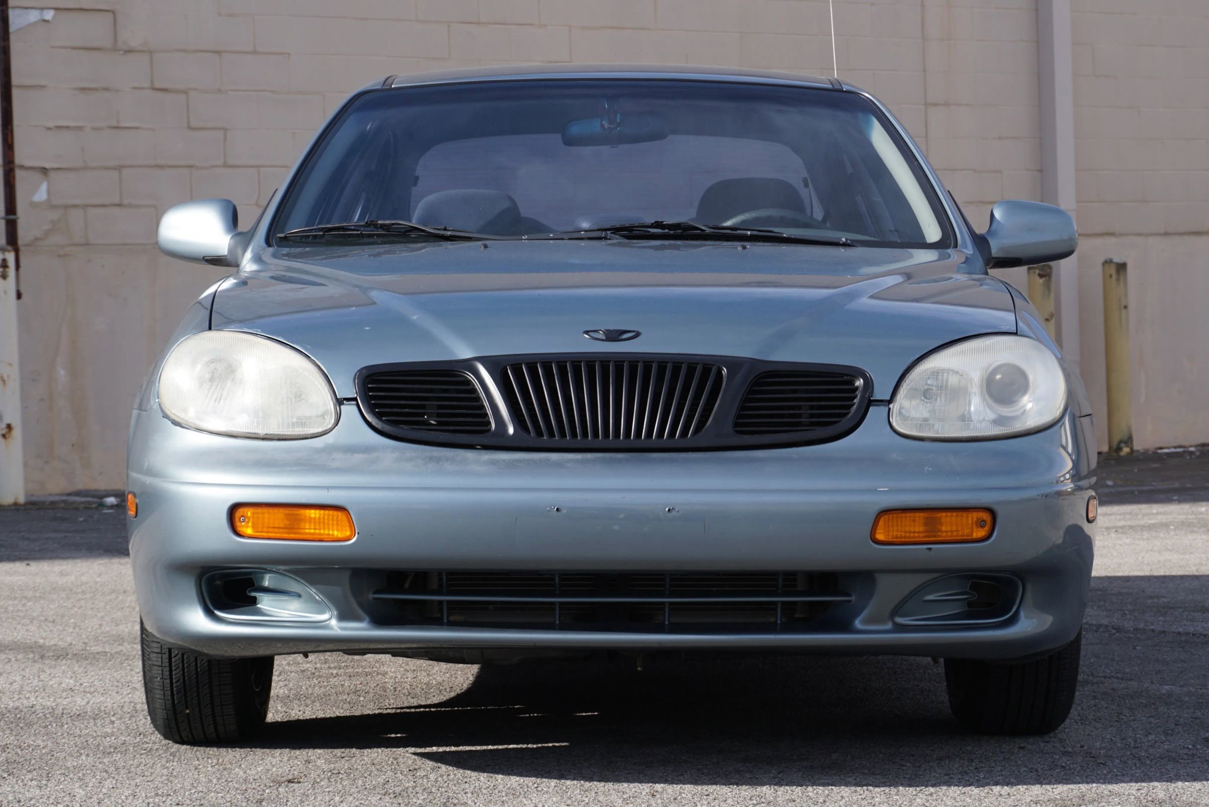 Used 2002 Daewoo Leganza SE image 2