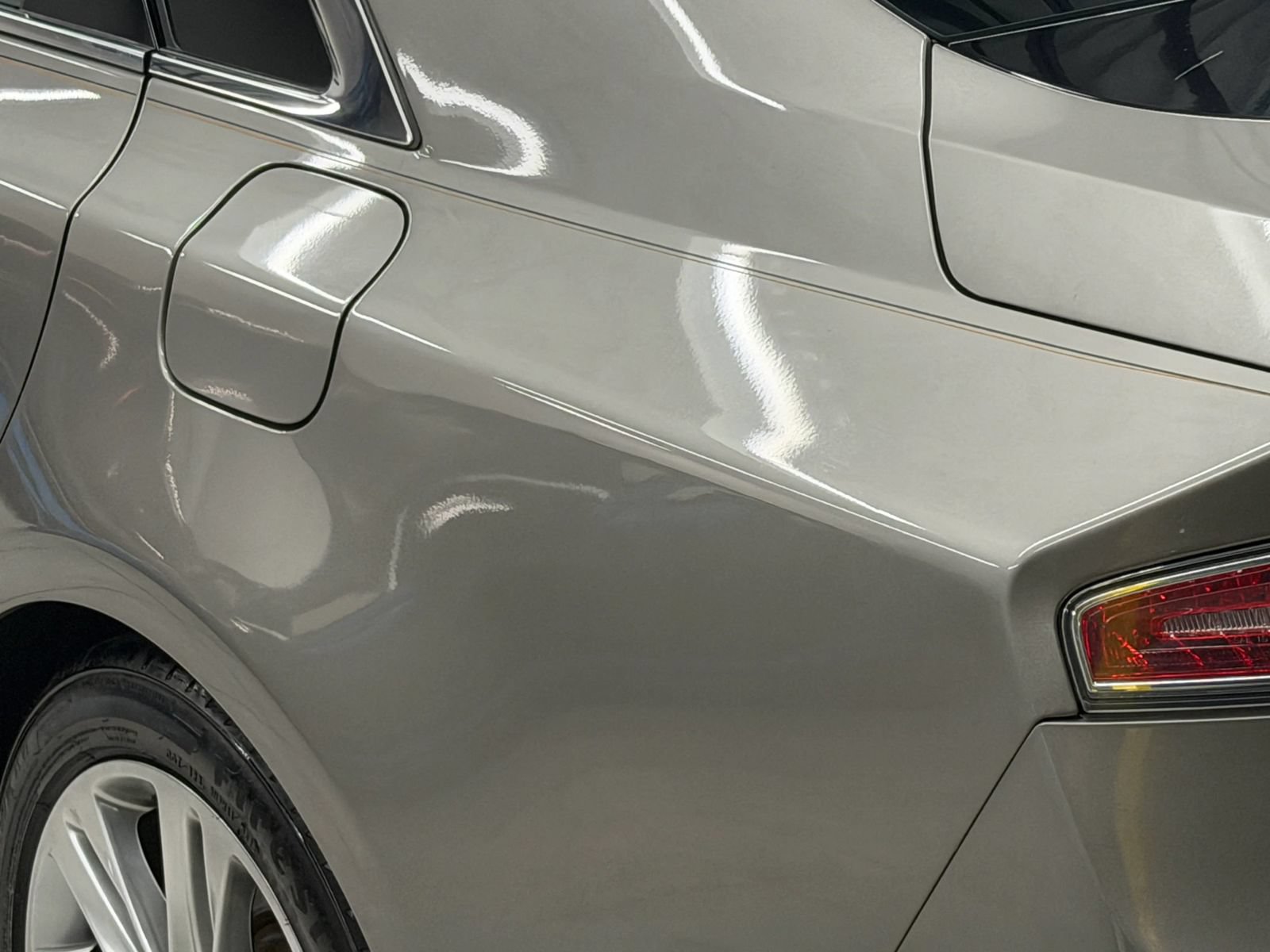 Used 2015 Lincoln MKZ FWD image 12