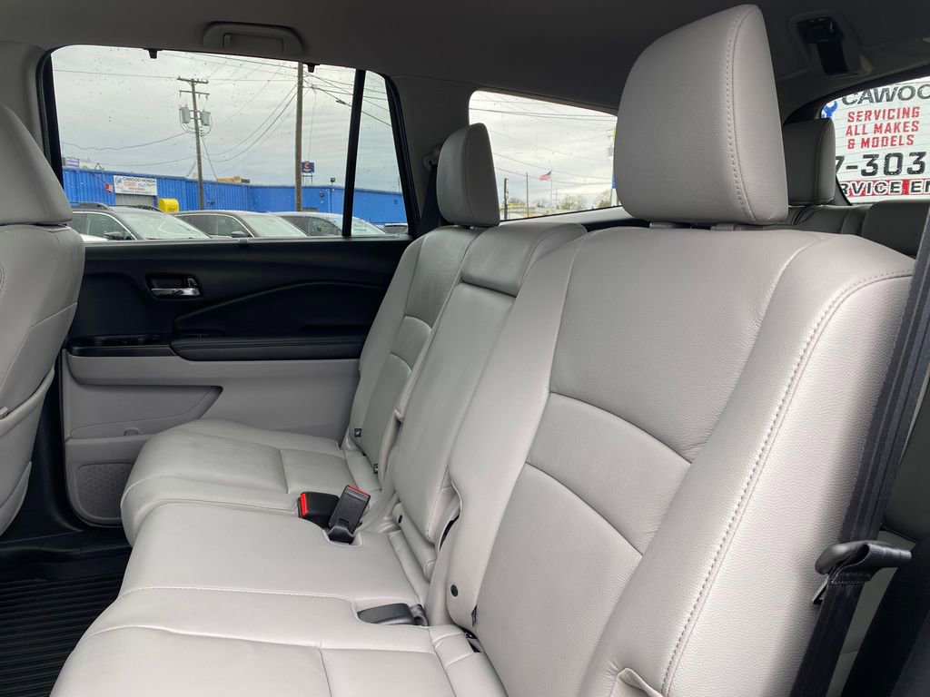 Used 2022 Honda Pilot Touring image 16