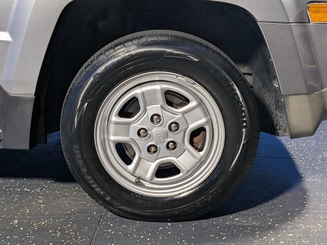 Used 2017 Jeep Patriot Sport w/ Power Value Group FWD image 12