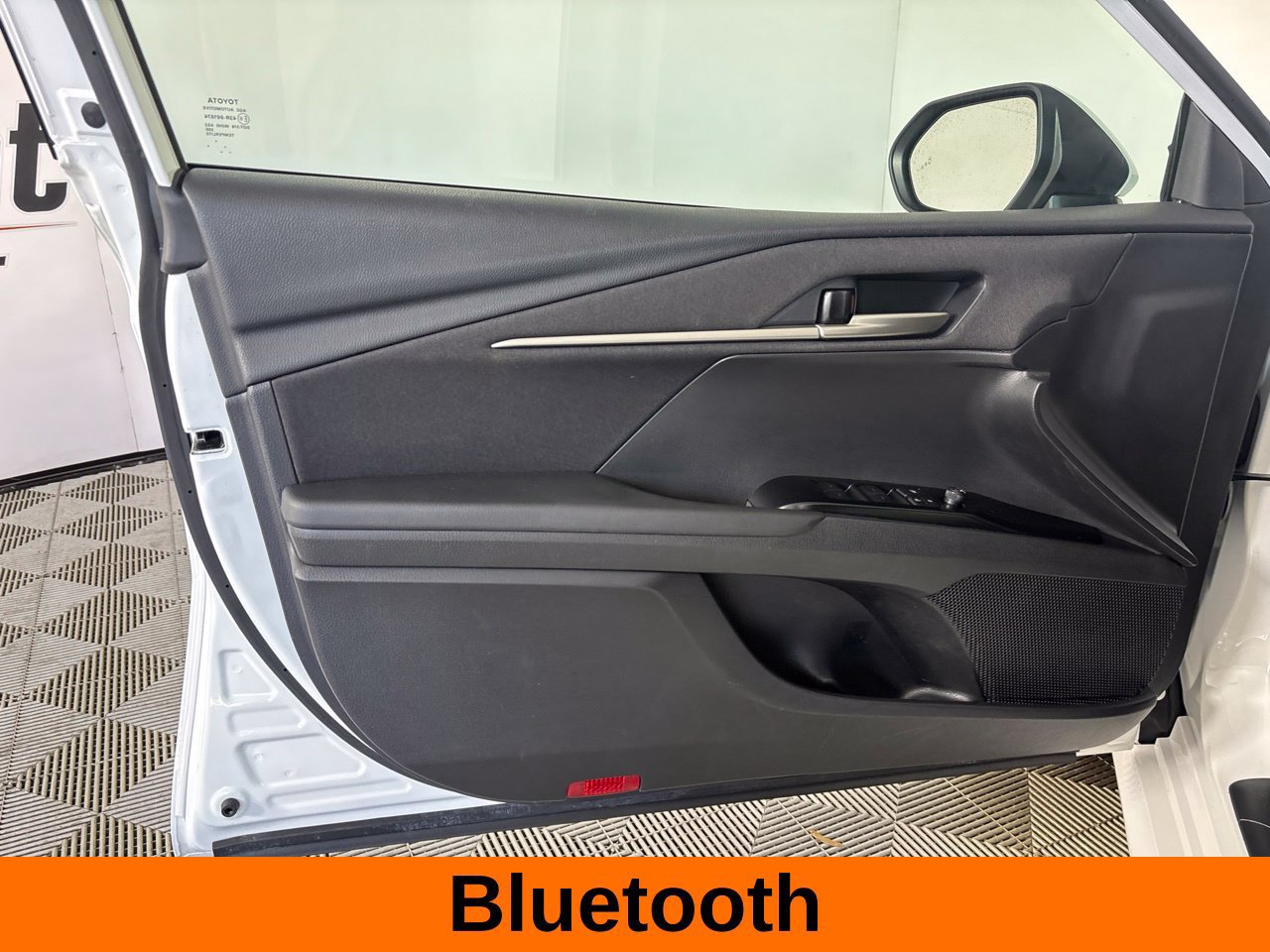 Used 2025 Toyota Camry LE FWD image 10