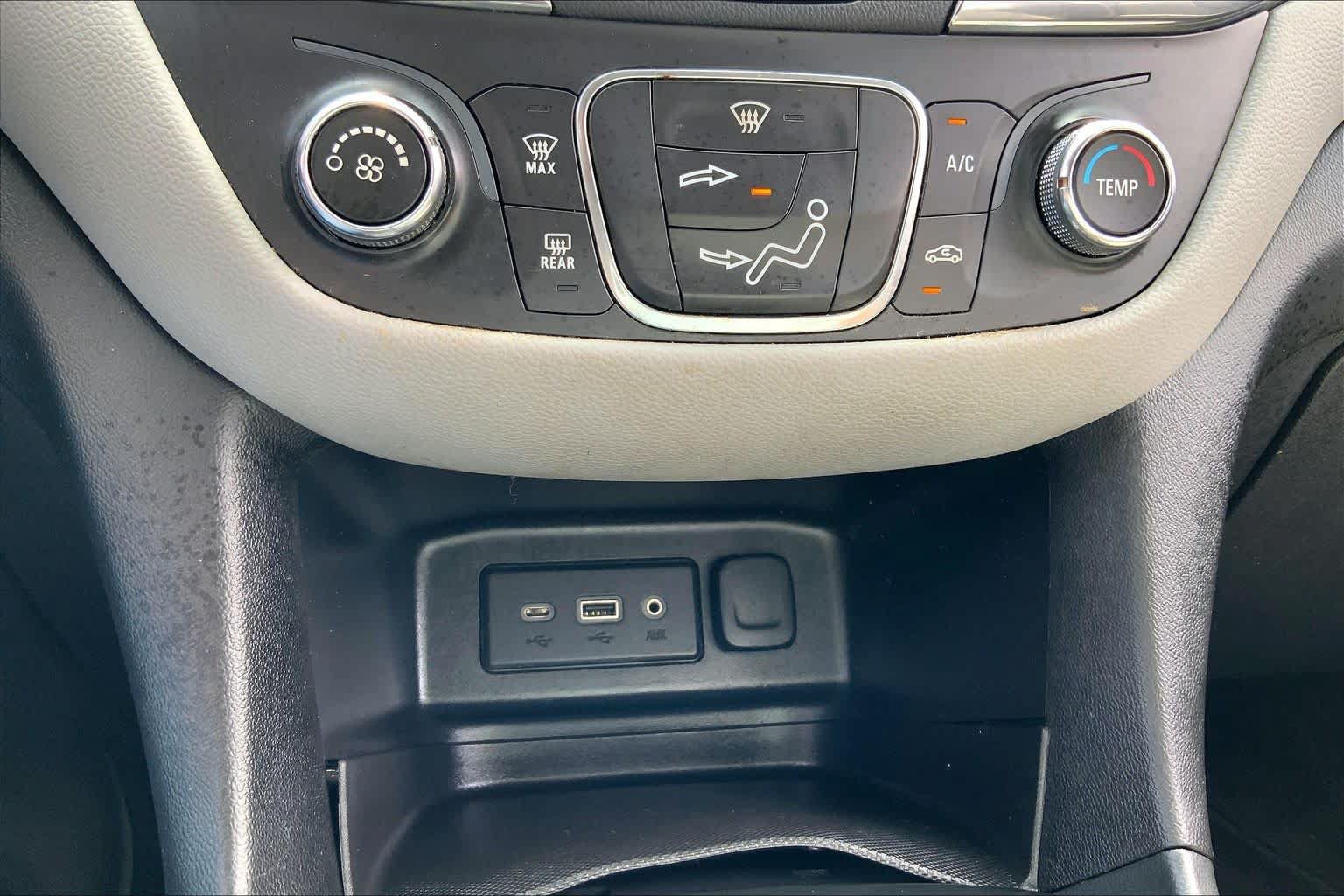 Used 2021 Chevrolet Equinox LS w/ LS Convenience Package FWD image 31
