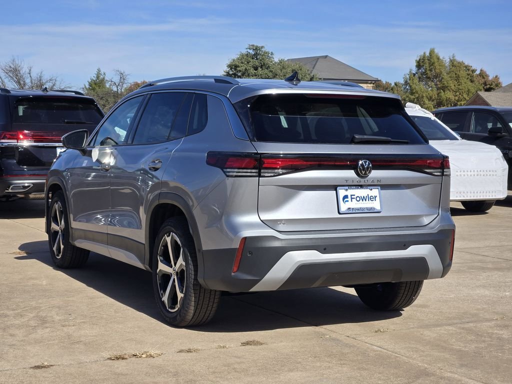 New 2026 Volkswagen Tiguan SE FWD image 3