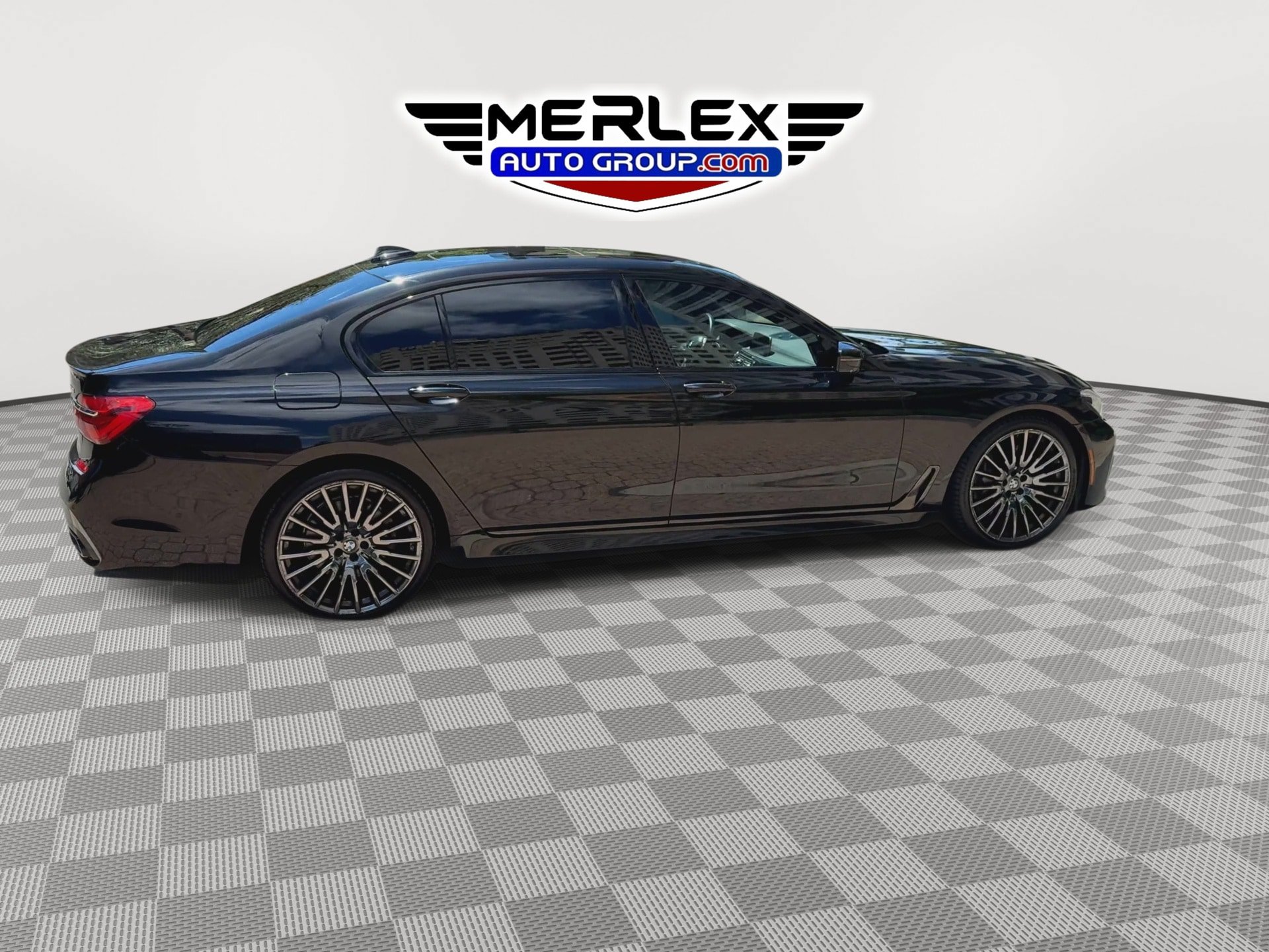 Used 2017 BMW 750i RWD image 8