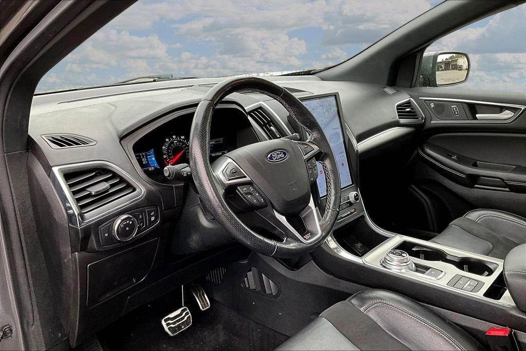 Used 2022 Ford Edge ST w/ Equipment Group 401A AWD/4WD image 19
