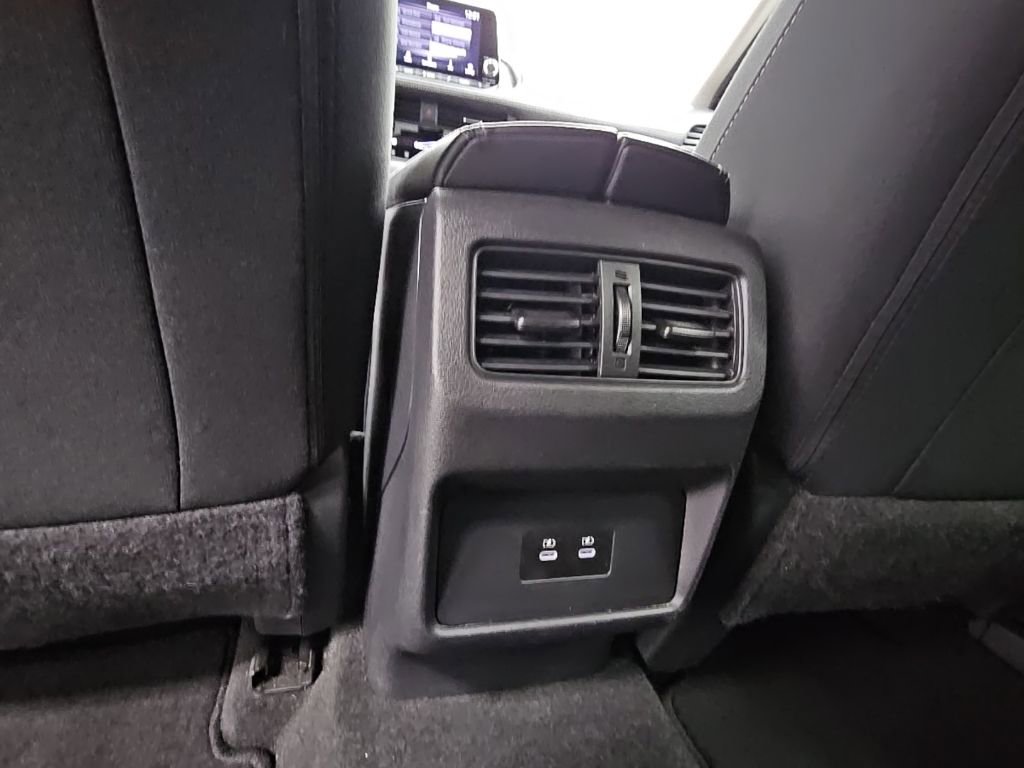 Used 2024 Nissan Rogue SV image 27