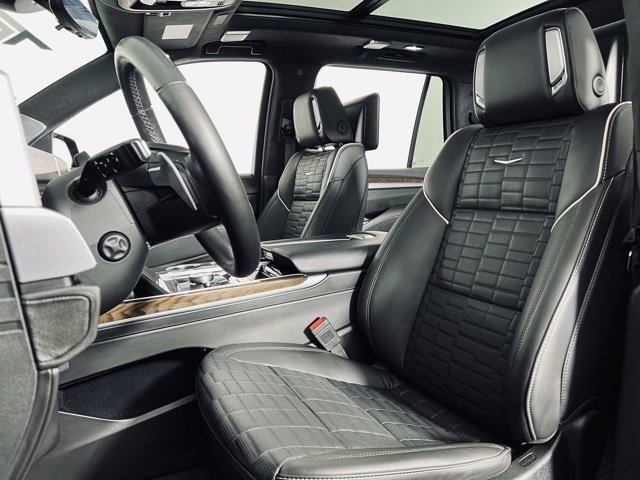 Used 2025 Cadillac Escalade Sport Platinum image 8