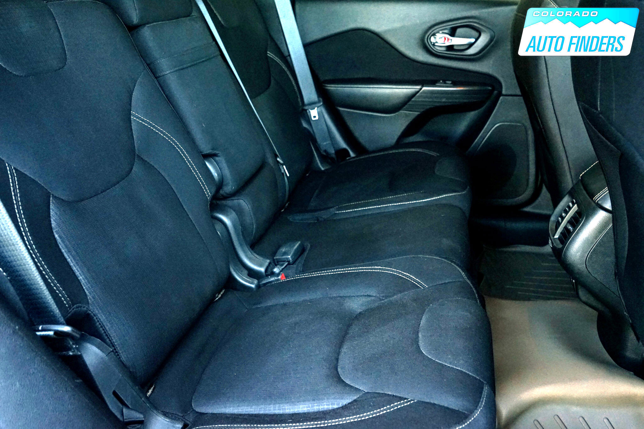 Used 2016 Jeep Cherokee Latitude w/ Cold Weather Group image 26