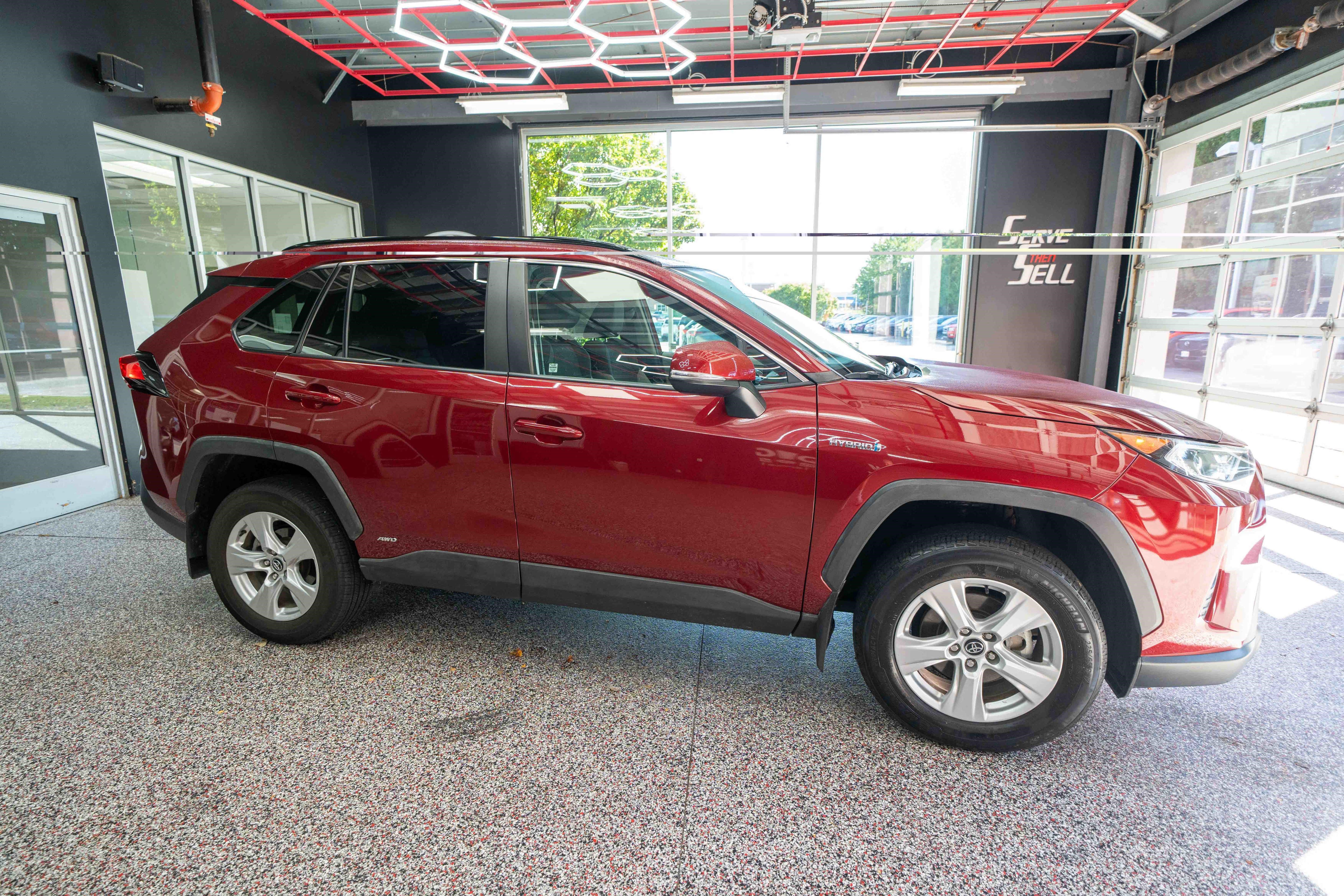 Certified 2020 Toyota RAV4 XLE w/ Convenience Package AWD/4WD image 6