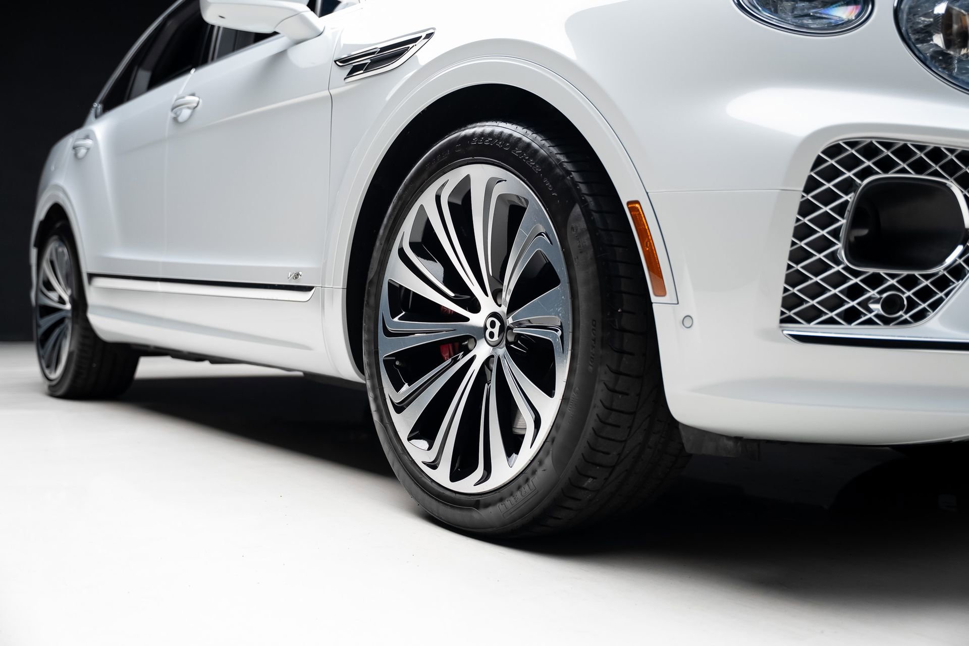 Used 2021 Bentley Bentayga AWD/4WD image 78