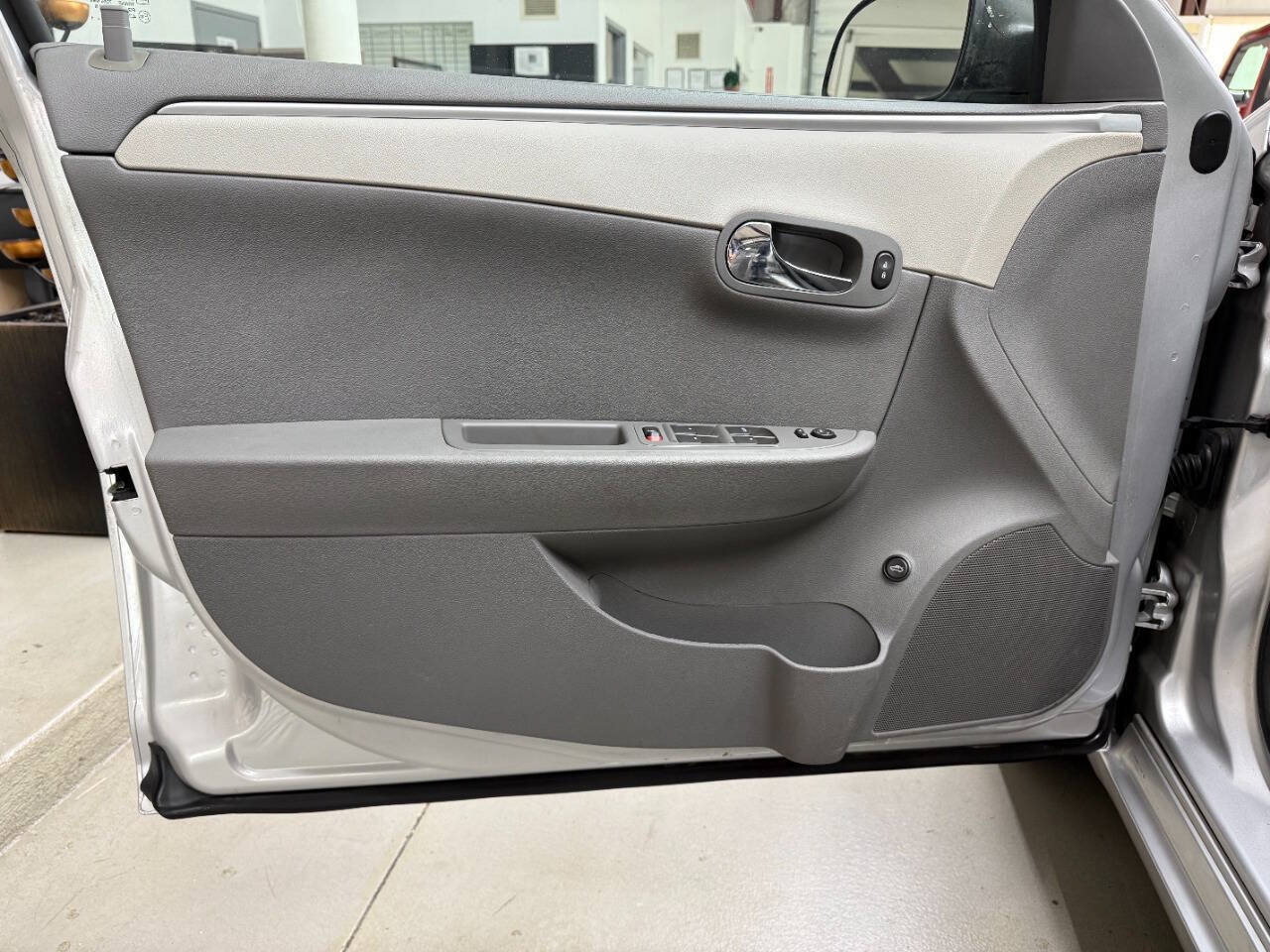 Used 2011 Chevrolet Malibu LS FWD image 10