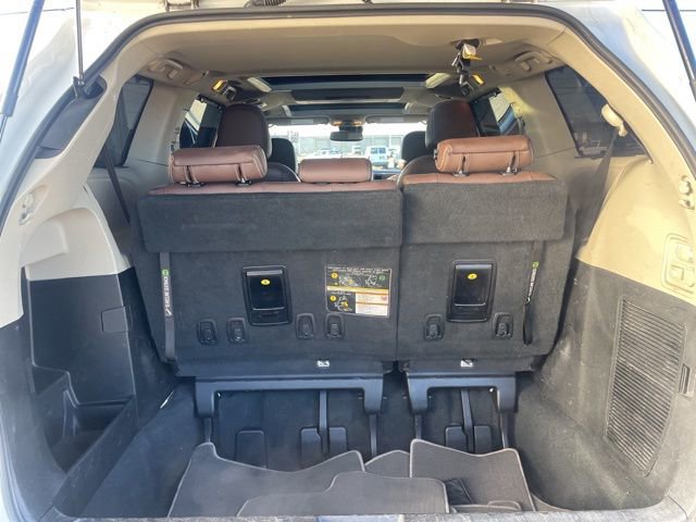 Used 2020 Toyota Sienna XLE image 9