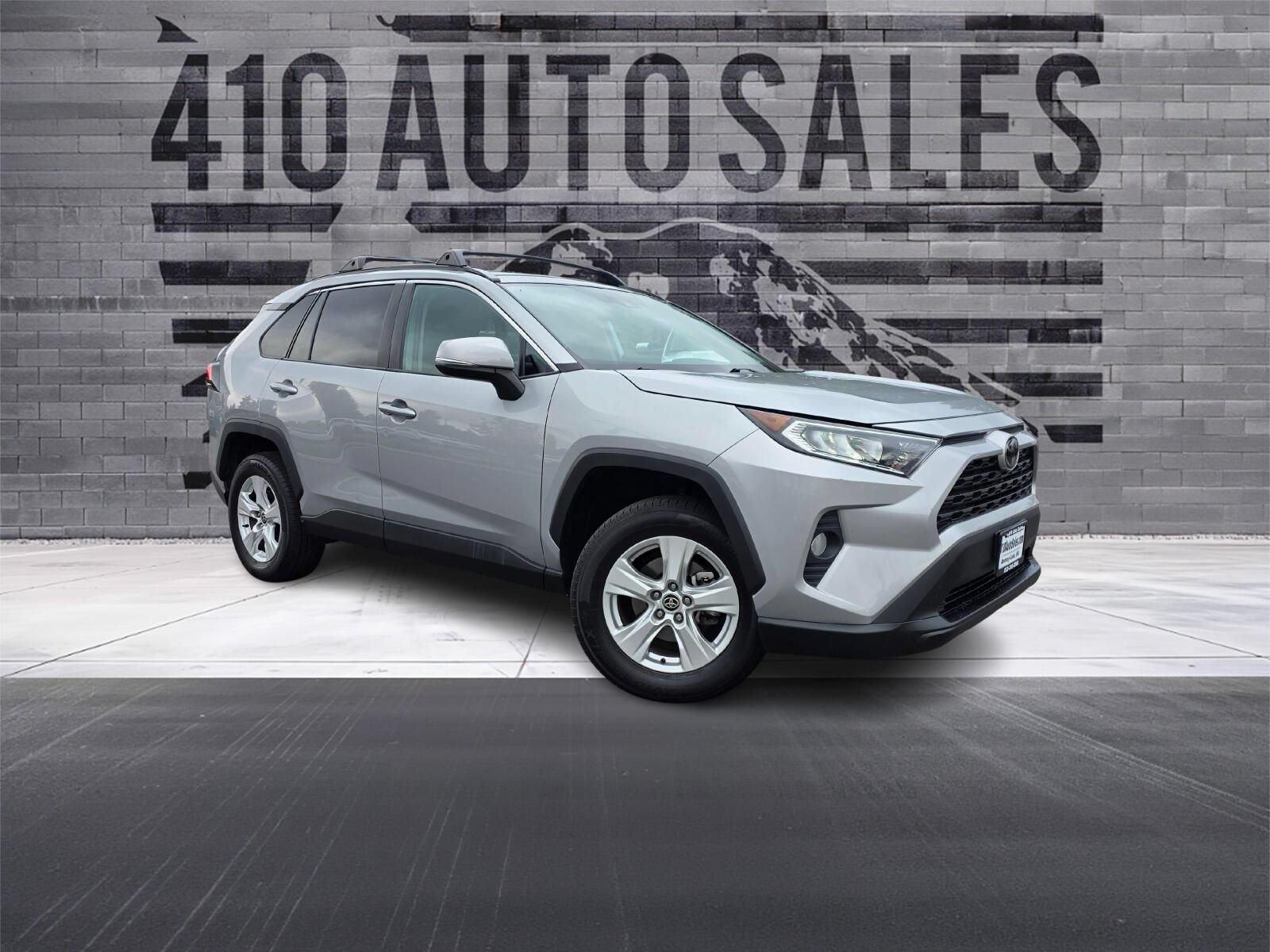 Used 2021 Toyota RAV4 XLE AWD/4WD image 1