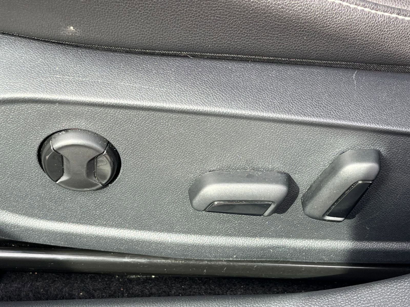 Used 2025 Volkswagen Jetta SE image 22