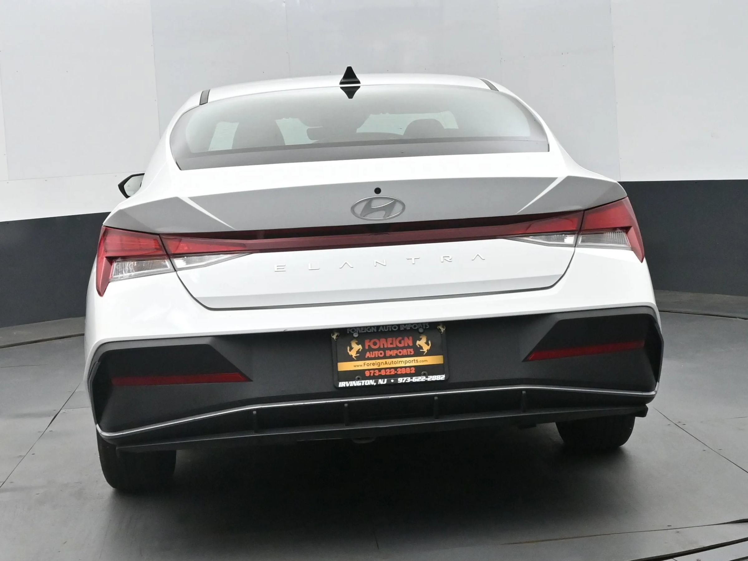 Used 2024 Hyundai Elantra SEL FWD image 6