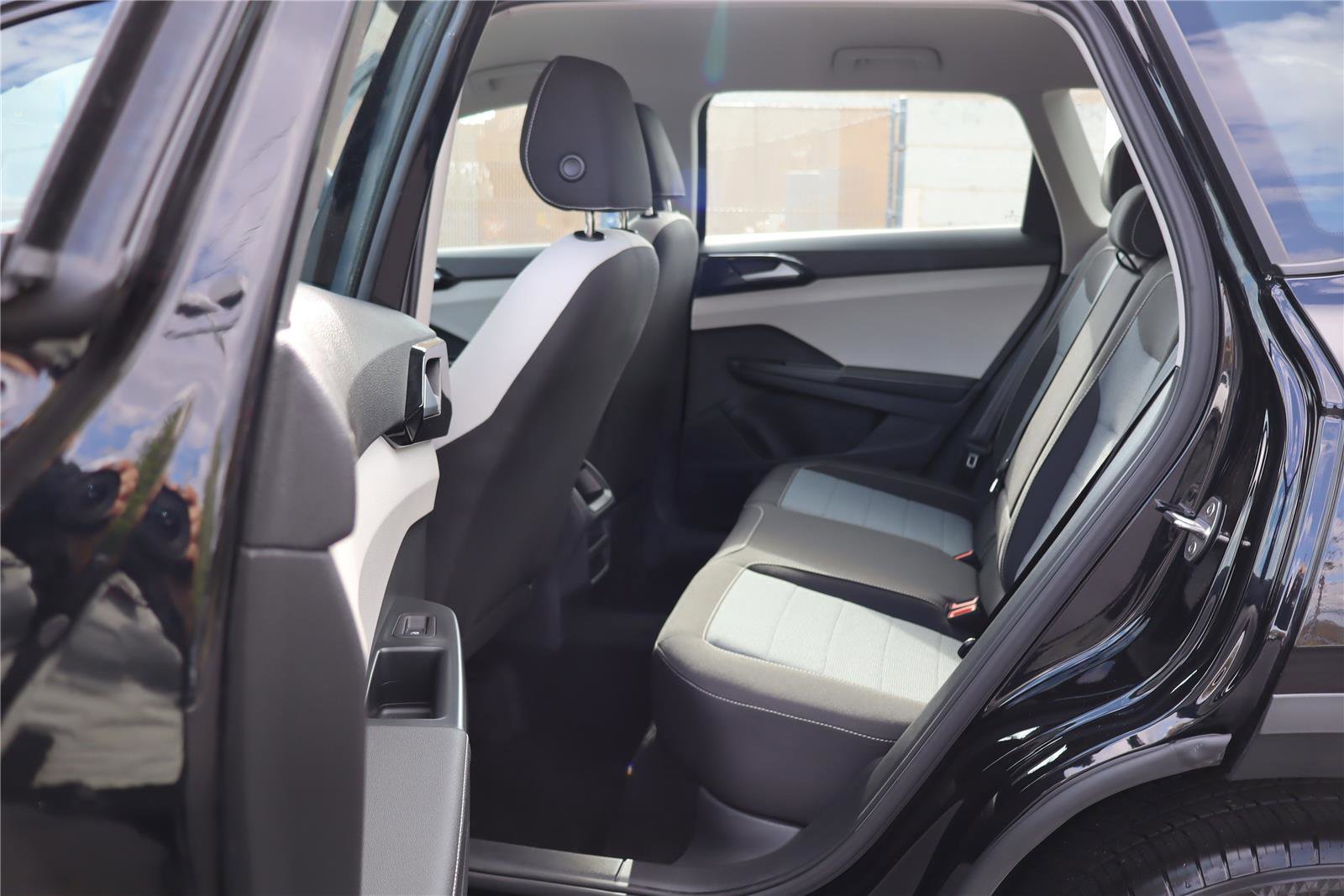 Certified 2025 Volkswagen Taos S image 24