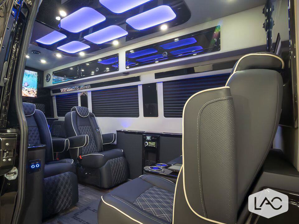 Used 2025 Mercedes-Benz Sprinter 3500 image 16