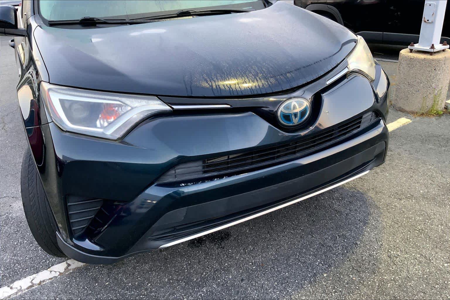 Used 2018 Toyota RAV4 LE AWD/4WD image 42