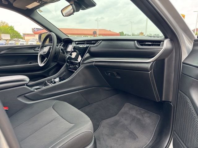 Used 2024 Jeep Grand Cherokee L Laredo image 10