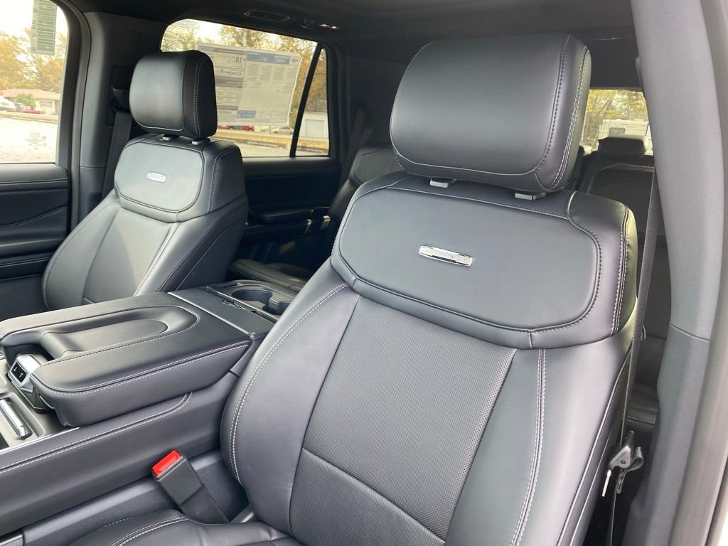 New 2025 Ford Expedition Platinum w/ Stealth Performance Package AWD/4WD image 11