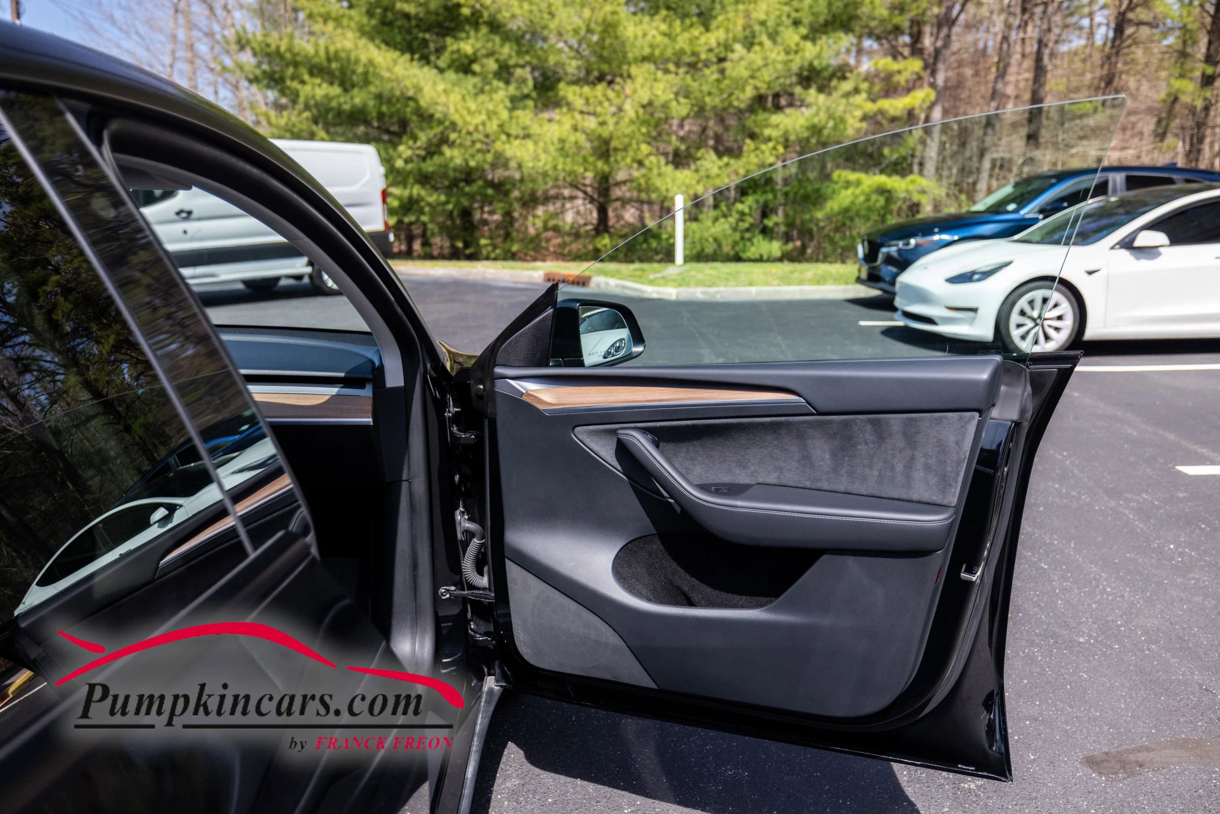 Used 2022 Tesla Model Y Long Range image 14